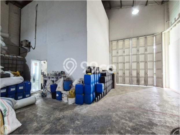 Gudang di Kutawaringin, Luas 300m², Jalan Utama, Area Strategis Gudang di Kutawaringin, Luas 300m², Jalan Utama, Area Strategis