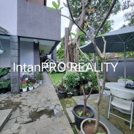Dijual Rumah Luas Elegan Dengan View Eksklusif di Sayap Dago, Bandung Dijual Rumah Luas Elegan Dengan View Eksklusif di Sayap Dago, Bandung