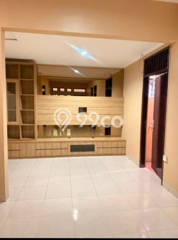 Lokasi terbaik! Rumah siap huni disewakan di Antapani LB 180m2 Lokasi terbaik! Rumah siap huni disewakan di Antapani LB 180m2