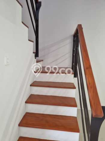 Dijual Rumah 4 Kamar Lokasi Ideal Bagus dan Strategis di Antapani Dijual Rumah 4 Kamar Lokasi Ideal Bagus dan Strategis di Antapani
