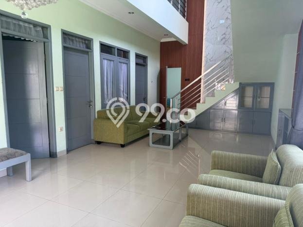 Disewakan! Rumah 5 Kamar Tidur &
2 Kamar Mandi di BKR, Bandung Disewakan! Rumah 5 Kamar Tidur &
2 Kamar Mandi di BKR, Bandung