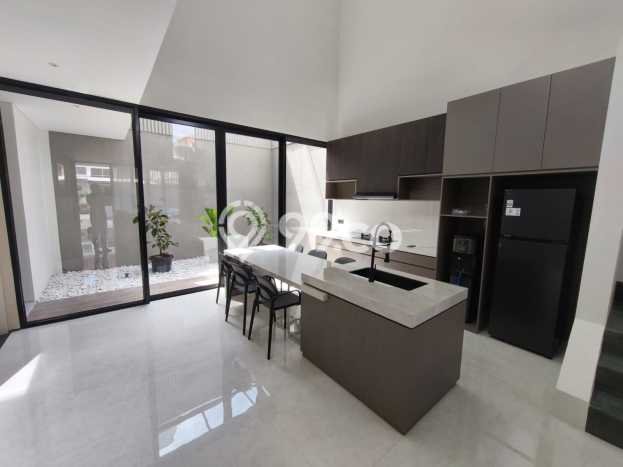 Rumah Luxury Modern Tanpa Renovasi di Kota Baru Parahyangan Bandung Rumah Luxury Modern Tanpa Renovasi di Kota Baru Parahyangan Bandung