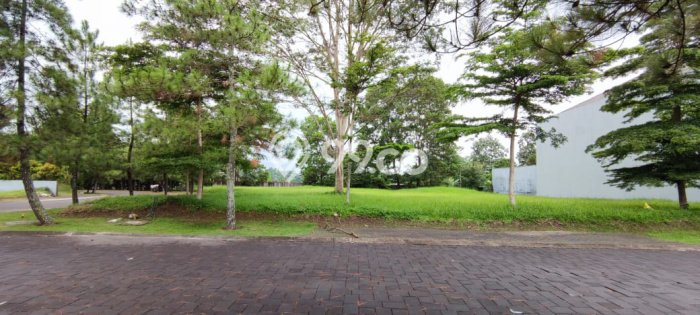 Tanah Dijual Lokasi Strategis di Bandung dengan Luas 2012m2 Tanah Dijual Lokasi Strategis di Bandung dengan Luas 2012m2