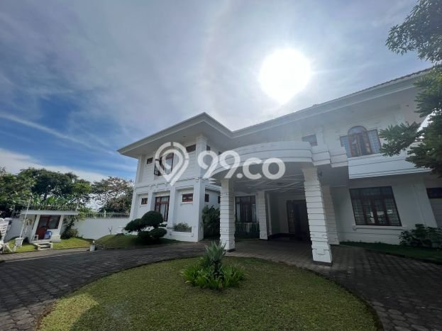 Dijual Rumah Mewah Elegan Dengan View Cantik di Setiabudi, Bandung Dijual Rumah Mewah Elegan Dengan View Cantik di Setiabudi, Bandung