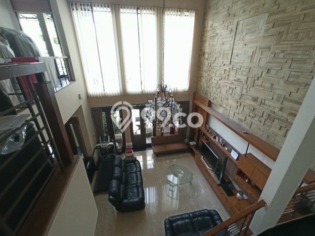 Siap Huni Rumah Mewah 5 Kamar di Cidadap Dekat ke Mana Saja Siap Huni Rumah Mewah 5 Kamar di Cidadap Dekat ke Mana Saja