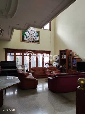 Jual Rumah Mewah Elegan Dengan View Cantik di Joglo, Jakarta Barat Jual Rumah Mewah Elegan Dengan View Cantik di Joglo, Jakarta Barat