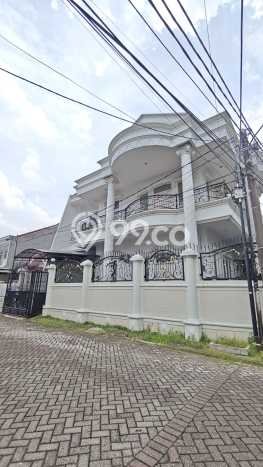 Jual Rumah Mewah Megah Dengan View Cantik di Pegadungan, Jakarta Barat Jual Rumah Mewah Megah Dengan View Cantik di Pegadungan, Jakarta Barat