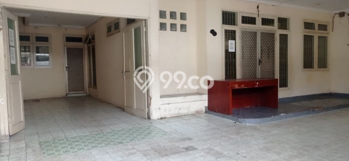 Dijual Rumah Mewah Elegan Dengan View Cantik di Taman Palem, Jakarta Barat Dijual Rumah Mewah Elegan Dengan View Cantik di Taman Palem, Jakarta Barat