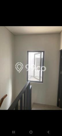 Rumah Luas Asri 3 KT Siap Pakai di BSD City Tangerang Rumah Luas Asri 3 KT Siap Pakai di BSD City Tangerang