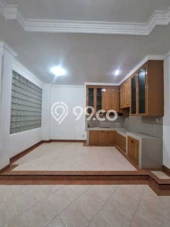 Dijual Rumah Eksklusif 4 KT di Taman Surya, Jakarta Barat Dijual Rumah Eksklusif 4 KT di Taman Surya, Jakarta Barat
