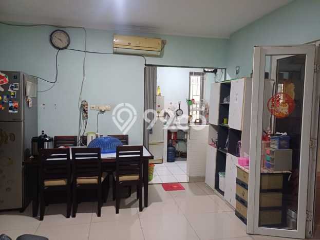 Rumah Mewah LB 180m2 Siap Huni Desain Elegan di Pegadungan, Jakarta Barat Rumah Mewah LB 180m2 Siap Huni Desain Elegan di Pegadungan, Jakarta Barat