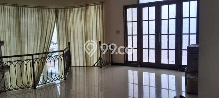 Rumah Elit Modern Tanpa Renovasi di Pegadungan Jakarta Barat Rumah Elit Modern Tanpa Renovasi di Pegadungan Jakarta Barat