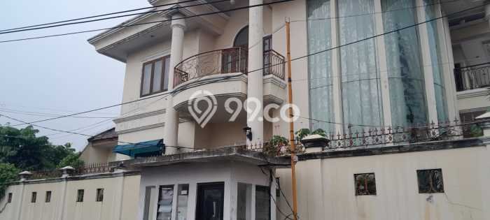 Rumah Elit Modern Tanpa Renovasi di Pegadungan Jakarta Barat Rumah Elit Modern Tanpa Renovasi di Pegadungan Jakarta Barat