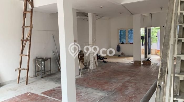 AREA KOMERSIAL! Ruko Kawasan Semanan, Luas 90m², Jalan Utama AREA KOMERSIAL! Ruko Kawasan Semanan, Luas 90m², Jalan Utama