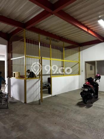 AREA POTENSIAL! Gudang di Cibodas, Luas 1740m2m², Area Perniagaan AREA POTENSIAL! Gudang di Cibodas, Luas 1740m2m², Area Perniagaan