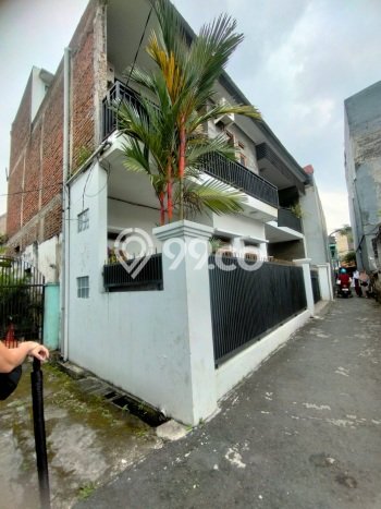 Rumah Luas Asri 5 KT Siap Huni di Gatot Subroto Bandung Rumah Luas Asri 5 KT Siap Huni di Gatot Subroto Bandung