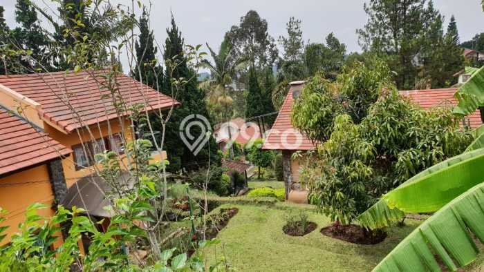 For Sale! Luxury House LT 507m2 Desain Modern di Lembang For Sale! Luxury House LT 507m2 Desain Modern di Lembang