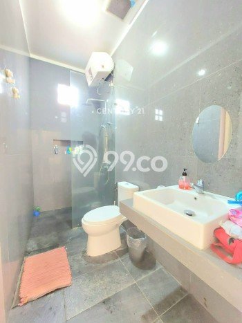 Hunian Cantik Minimalis Lb 200m2 di Ciputat, Tangerang Selatan Hunian Cantik Minimalis Lb 200m2 di Ciputat, Tangerang Selatan