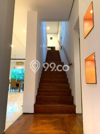 Rumah Elit LB 500m2 Siap Huni Desain Elegan di Bintaro, Tangerang Selatan Rumah Elit LB 500m2 Siap Huni Desain Elegan di Bintaro, Tangerang Selatan
