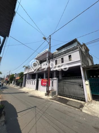 KESEMPATAN TERBAIK! Bisa KPR Rumah Minimalis di Ulujami, Jakarta Selatan, LT 198m² Bangunan 250m² KESEMPATAN TERBAIK! Bisa KPR Rumah Minimalis di Ulujami, Jakarta Selatan, LT 198m² Bangunan 250m²