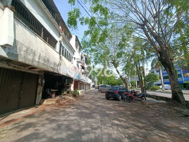 Ruko Dijual Lokasi Emas di Kelapa Gading Luas 210m2 Ruko Dijual Lokasi Emas di Kelapa Gading Luas 210m2