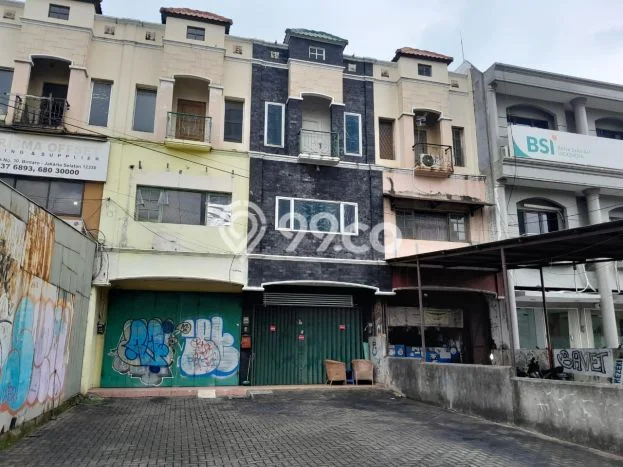 Ruko Dijual di Jakarta Selatan LT 158m2 & LB 200m2 Lokasi Terbaik! Ruko Dijual di Jakarta Selatan LT 158m2 & LB 200m2 Lokasi Terbaik!