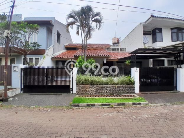 PENAWARAN TERBAIK! Rumah Strategis area Lebak Bulus, LT 204m² Bangunan 188m² PENAWARAN TERBAIK! Rumah Strategis area Lebak Bulus, LT 204m² Bangunan 188m²