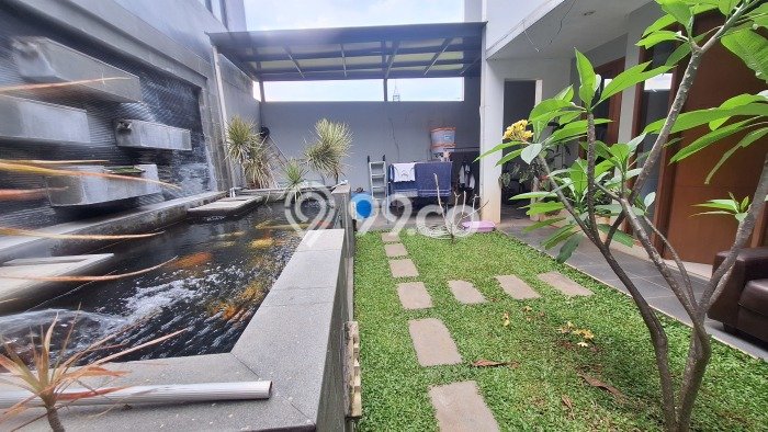 Rumah Elit LB 198m2 Siap Pakai Desain Elegan di Buah Batu, Bandung Rumah Elit LB 198m2 Siap Pakai Desain Elegan di Buah Batu, Bandung