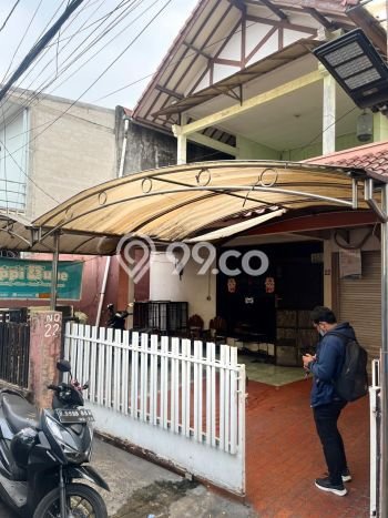 Jual Rumah Eksklusif 3 KT di Kemanggisan, Jakarta Barat Jual Rumah Eksklusif 3 KT di Kemanggisan, Jakarta Barat