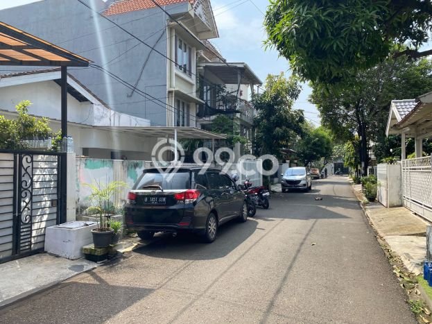 For Sale! Luxury House LT 121m2 Desain Modern di Cipete For Sale! Luxury House LT 121m2 Desain Modern di Cipete
