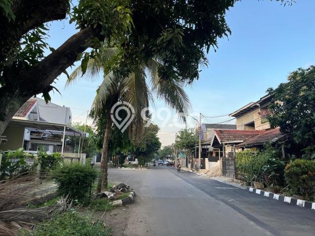 Rumah Luas Asri 3 KT Siap Pakai di Bintaro Tangerang Selatan Rumah Luas Asri 3 KT Siap Pakai di Bintaro Tangerang Selatan