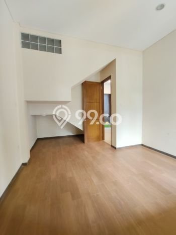 Rumah Mewah Siap Huni LT 135m2 di Kelapa Gading, Jakarta Utara Rumah Mewah Siap Huni LT 135m2 di Kelapa Gading, Jakarta Utara