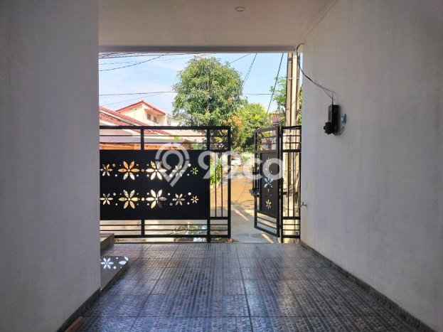 Jual Rumah Eksklusif 4 KT di Jatiwaringin, Bekasi Jual Rumah Eksklusif 4 KT di Jatiwaringin, Bekasi