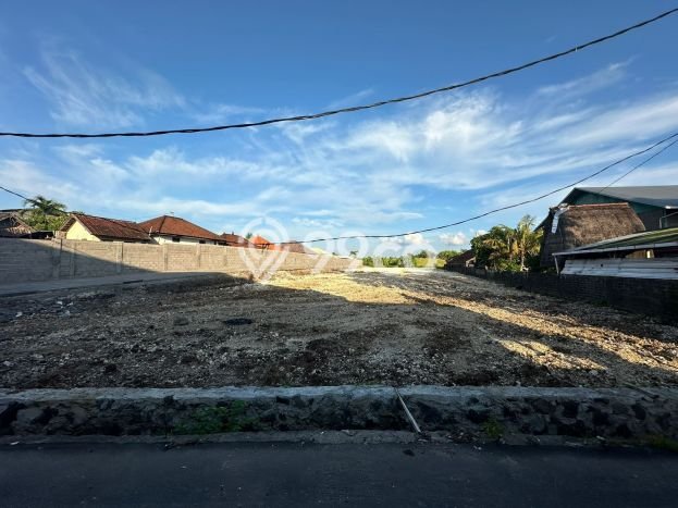 Tanah Dijual Lokasi Strategis di Badung dengan Luas 352m2 Tanah Dijual Lokasi Strategis di Badung dengan Luas 352m2