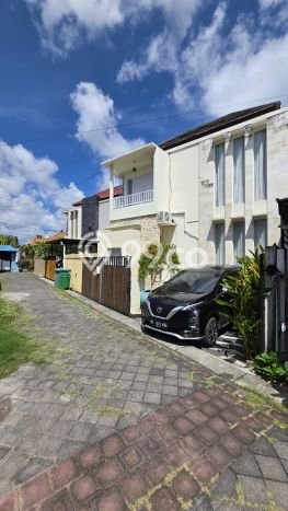 Vila Terawat Kawasan , Ukuran 100m2m², Kawasan Tenang dan aman Vila Terawat Kawasan , Ukuran 100m2m², Kawasan Tenang dan aman