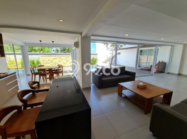 Rumah Mewah LB 435m2 Siap Pakai Desain Elegan di Ungasan, Badung Rumah Mewah LB 435m2 Siap Pakai Desain Elegan di Ungasan, Badung