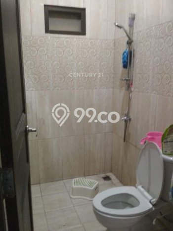 Rumah Strategis Modern Lb 180m2 di Pancoran Mas, Depok Rumah Strategis Modern Lb 180m2 di Pancoran Mas, Depok
