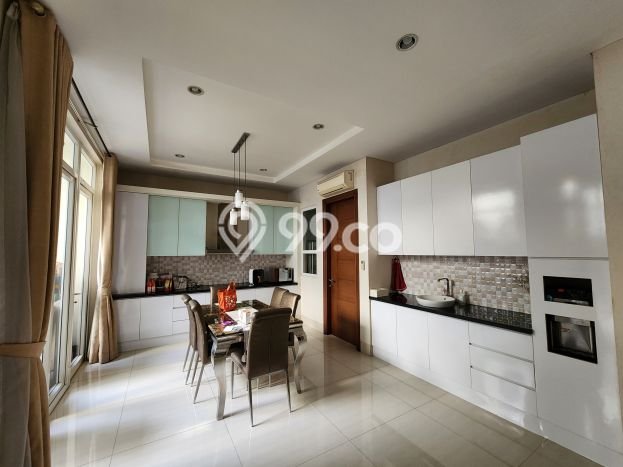 Jual Rumah Luas Megah Dengan View Cantik di Pondok Indah, Jakarta Selatan Jual Rumah Luas Megah Dengan View Cantik di Pondok Indah, Jakarta Selatan