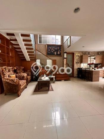 Dijual Rumah Mewah Elegan Dengan View Eksklusif di Pondok Indah, Jakarta Selatan Dijual Rumah Mewah Elegan Dengan View Eksklusif di Pondok Indah, Jakarta Selatan