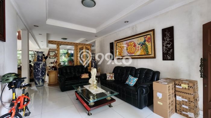 Hunian Elit LB 600m2 Siap Huni Desain Elegan di Puri Indah, Jakarta Barat Hunian Elit LB 600m2 Siap Huni Desain Elegan di Puri Indah, Jakarta Barat