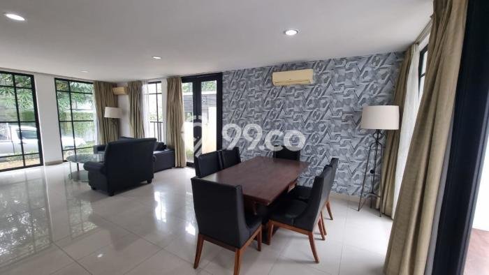 PROPERTI PILIHAN! Rumah Nyaman di Cilandak, LT 188m² LB 270m² PROPERTI PILIHAN! Rumah Nyaman di Cilandak, LT 188m² LB 270m²