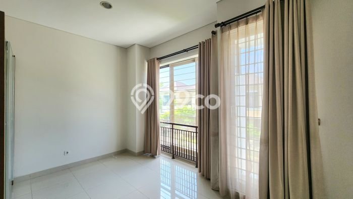 Rumah Mewah LB 114m2 Siap Pakai Desain Elegan di BSD, Tangerang Rumah Mewah LB 114m2 Siap Pakai Desain Elegan di BSD, Tangerang