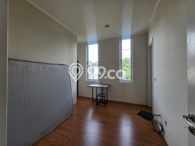 For Sale! Luxury House LT 96m2 Desain Modern di BSD For Sale! Luxury House LT 96m2 Desain Modern di BSD
