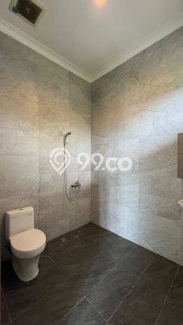 Ready to Use! Luxury House LT 174m2 Desain Modern di BSD Ready to Use! Luxury House LT 174m2 Desain Modern di BSD