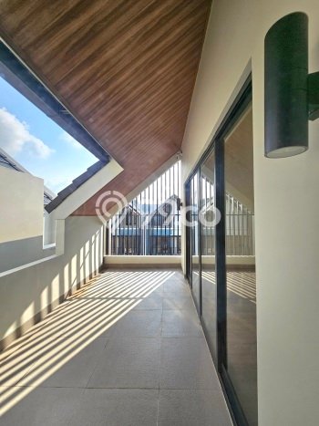 Ready to Use! Premium House LT 118m2 Desain Elegan di Gading Serpong Ready to Use! Premium House LT 118m2 Desain Elegan di Gading Serpong