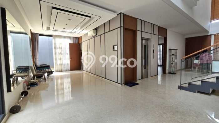 Rumah Elit Modern Siap Huni di BSD Tangerang Rumah Elit Modern Siap Huni di BSD Tangerang