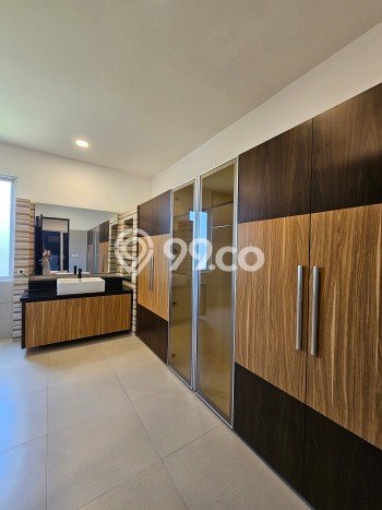Rumah Mewah LB 450m2 Siap Pakai Desain Elegan di Alam Sutera, Tangerang Rumah Mewah LB 450m2 Siap Pakai Desain Elegan di Alam Sutera, Tangerang
