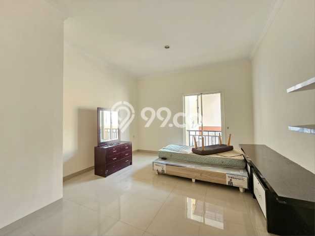 Rumah Strategis di Gading Serpong, Tangerang, LT 250m² Bangunan 230m² - HARGA NEGO! Rumah Strategis di Gading Serpong, Tangerang, LT 250m² Bangunan 230m² - HARGA NEGO!