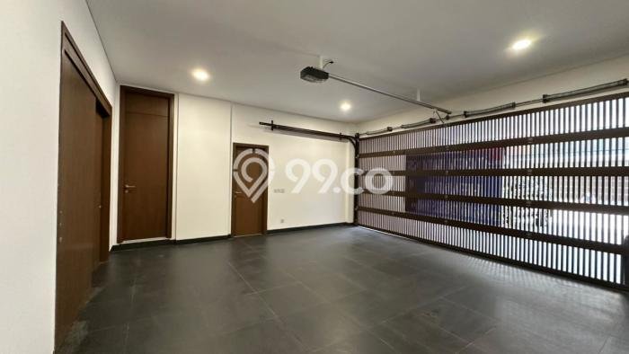 Rumah Mewah LB 480m2 Siap Huni Desain Elegan di BSD, Tangerang Rumah Mewah LB 480m2 Siap Huni Desain Elegan di BSD, Tangerang