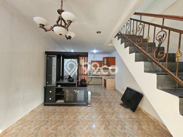 Rumah Minimalis 2 KT di Taman Palem Jakarta Barat Full Furnished Rumah Minimalis 2 KT di Taman Palem Jakarta Barat Full Furnished